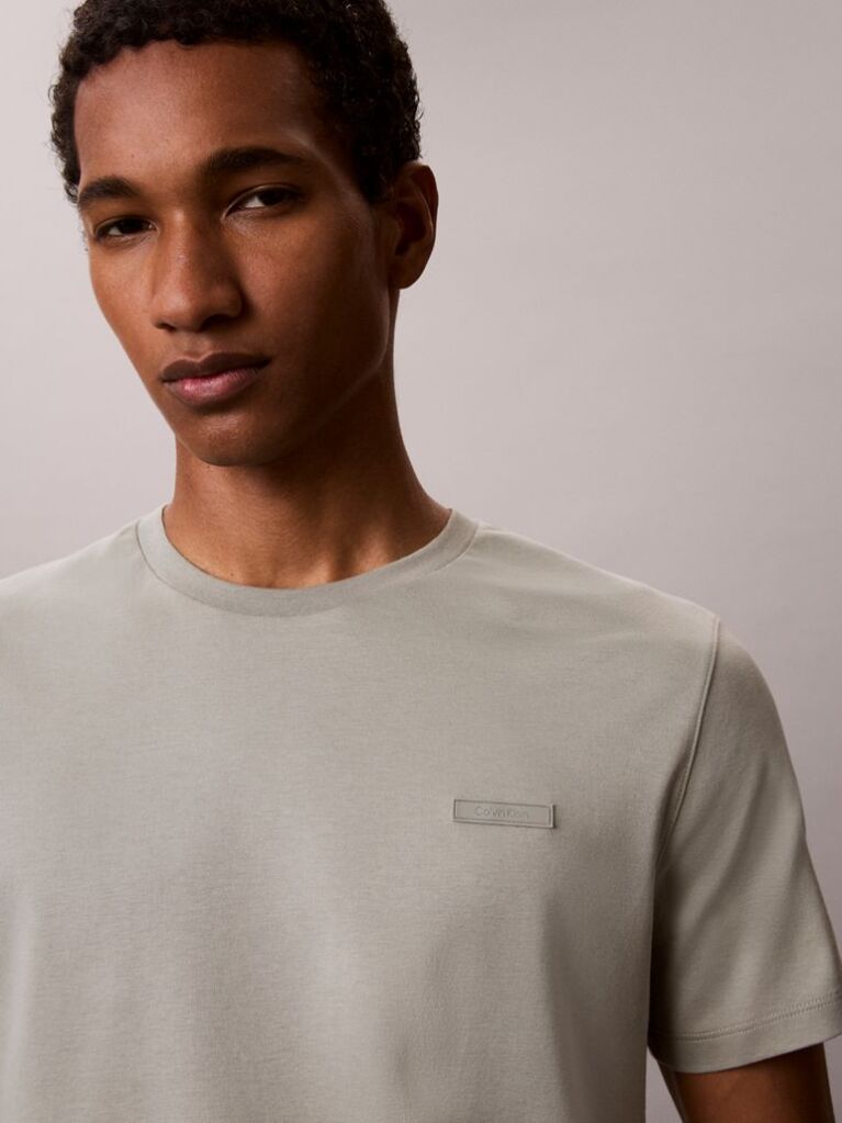 Γκρι T-Shirt Με Slim Γραμμή Από Βαμβάκι Με Logo Patch  Άνδρας
