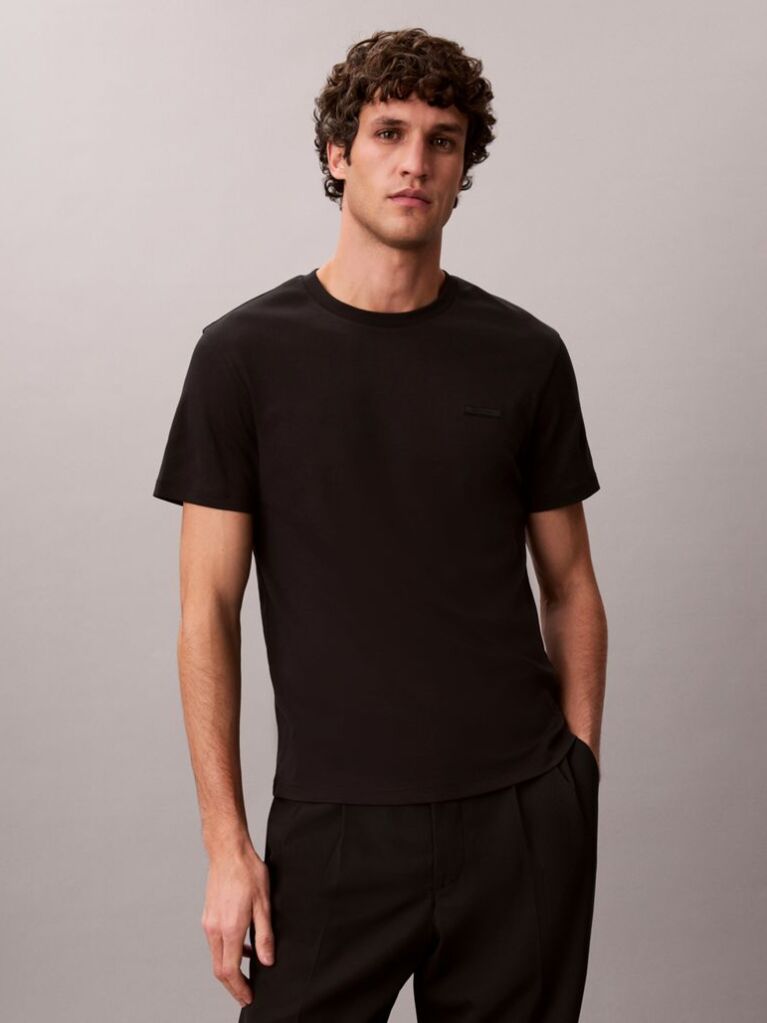 Μαύρο T-Shirt Με Slim Γραμμή Από Βαμβάκι Με Logo Patch  Άνδρας