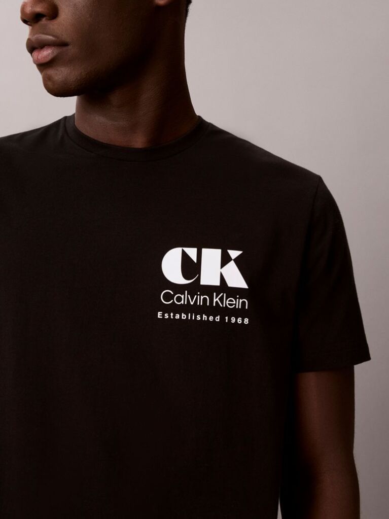 Μαύρο T-Shirt Με Γραφικό Λογότυπο Και Στρογγυλή Λαιμόκοψη  Άνδρας